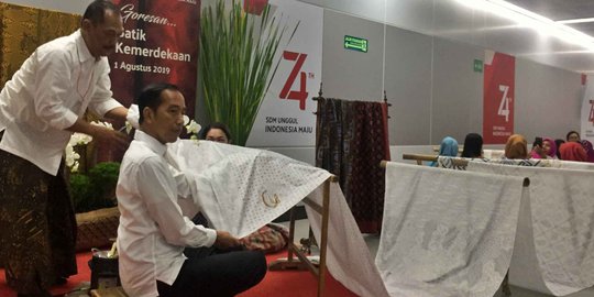 Sambut Kemerdekaan, Jokowi Buat Batik Motif 'Garuda Nusantara'