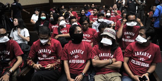 Aktivis Lingkungan Kawal Sidang Perdana Gugatan Polusi Udara Jakarta