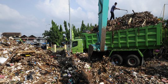 DKI Menolak Pengelolaan Sampah Jakarta Dibandingkan dengan Surabaya