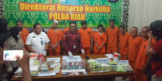 Polisi Gagalkan Peredaran 18 Kg Sabu dan 15.245 Ekstasi di Riau, 9 Pelaku Diciduk