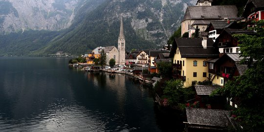 Bak Negeri Dongeng, Beginilah Keindahan Desa Hallstatt di Austria