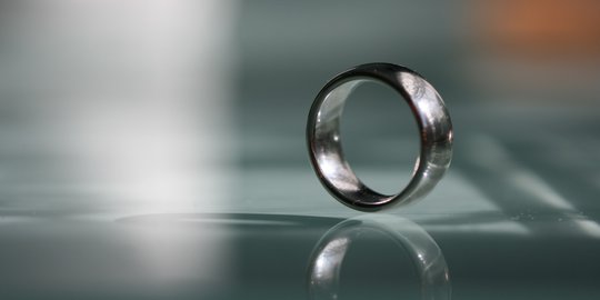 selain emas, ini 5 logam yang bisa dijadikan alternatif cincin kawin