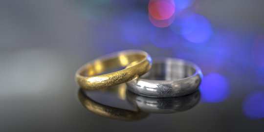 selain emas, ini 5 logam yang bisa dijadikan alternatif cincin kawin