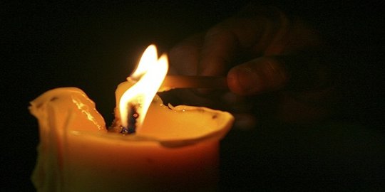 Suasana di Dalam Mal Saat Listrik Padam dan Gelap Gulita