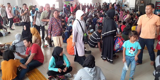 Gangguan Listrik, Calon Penumpang KRL Tertumpuk di Stasiun Bogor