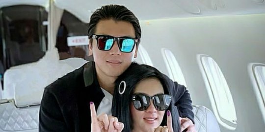 para artis cantik indonesia sering unggah foto naik jet pribadi