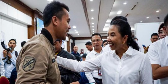 Menko Luhut Sebut Putusan Dirut Definitif PLN Tunggu Rini Pulang dari Ibadah Haji