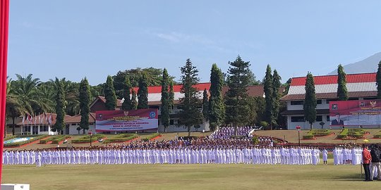 Wapres JK Lantik 744 Pamong Praja Muda IPDN