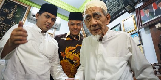 Hari Wafat Mbah Moen Sudah Pernah Diramalkan Sebelumnya