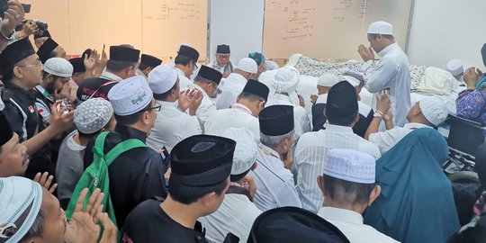 KH Maimun Zubair Sosok yang Dicintai dan Disegani Banyak Kalangan