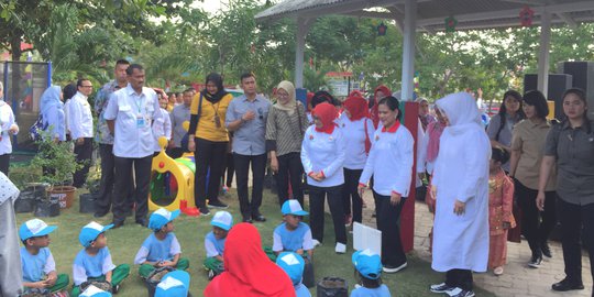 Tanam Mangrove di Batam, Iriana Jokowi Tak Takut Kulit Jadi Hitam