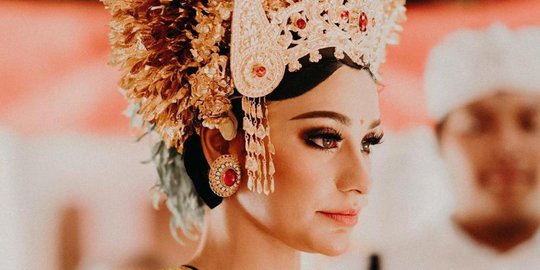 Dicecar Soal Isu Pindah Keyakinan Calon Istri Jerinx Sid Beri Jawaban Menohok Halaman 2 Merdeka Com