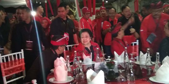 Megawati Peringatkan Kadernya Tak Keluyuran Saat Kongres