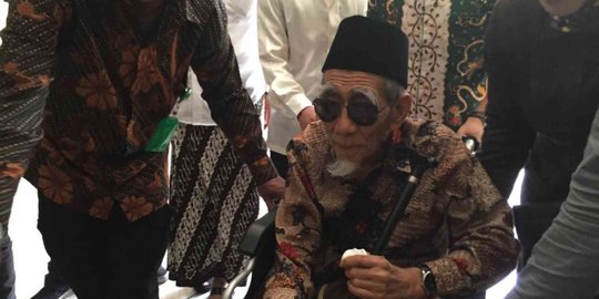 Mbah Moen Perjuangkan dan Mengajarkan Toleransi dalam Berbangsa