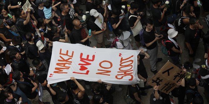 Demonstran Hong Kong Lawan Penangkapan Mahasiswa dengan 