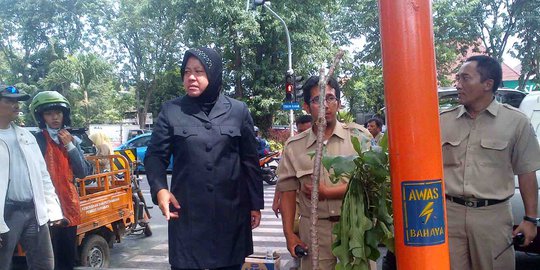 Gebrakan Risma Atasi Sampah di Surabaya Agar Tak Menggunung