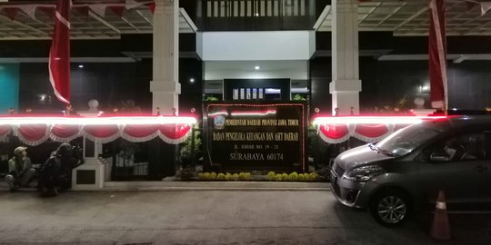 KPK Geledah Kantor Dinas BPKAD Jatim Terkait Suap APBD Tulungagung