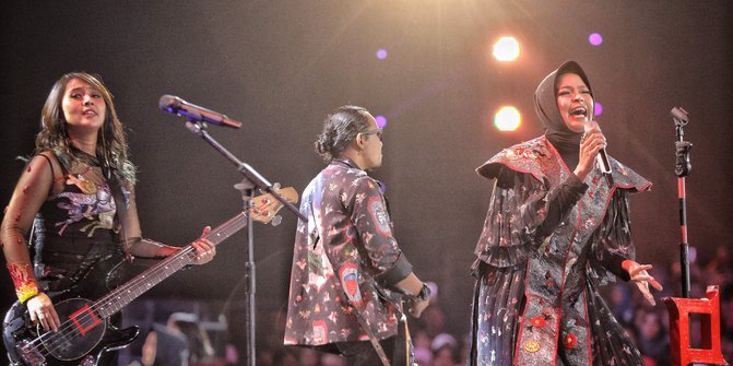 Gara-Gara Konser di Malam Jumat, Tantri cs Kena Sanksi Adat Berupa Seekor Kambing