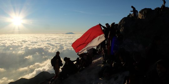 PVBMG Imbau Pendaki Tak Upacara 17 Agustus di Gunung Slamet