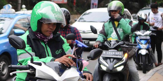 Tarif Baru Ojek Online Mulai Berlaku, Ini Kata Grab dan Gojek