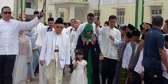Ma'ruf Amin Rayakan Idul Adha Bersama Santri di Ponpes An Nawawi Tanara Serang