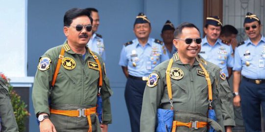 Kapolri dan Panglima TNI Pimpin Langsung Pemadaman Kebakaran Hutan di Riau