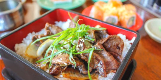 7 olahan daging sapi kreatif, dari bakso bakar mercon sampai mangkuk paprika isi