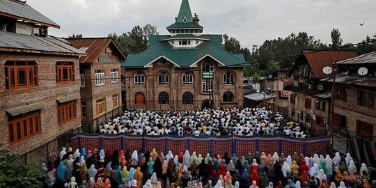 India Tutup Kota Terbesar di Kashmir Saat Libur Idul Adha