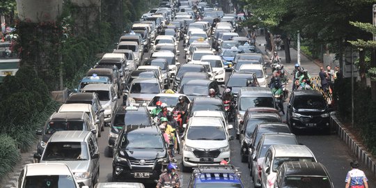 Anies Bakal Bebankan Pajak Tambahan ke Kendaraan Tak Patuh Uji Emisi