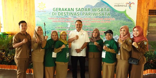 Menpar Hadiri Gerakan Sadar Wisata di Kawasan Geopark Meratus