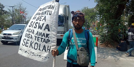 Jalan Kaki ke Jakarta, Pendongeng Keliling Asal Indramayu Ingin Bertemu Jokowi