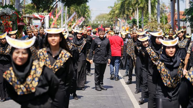 ribuan pelajar banyuwangi meriahkan karnaval kebangsaan