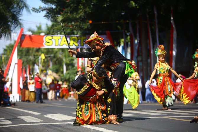 ribuan pelajar banyuwangi meriahkan karnaval kebangsaan