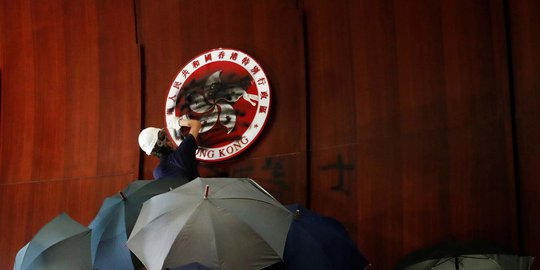 kronologi demo hong kong, dari jalanan ke gedung parlemen sampai lumpuhkan bandara