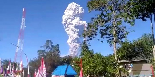 Gunung Merapi Luncurkan Awan Panas Sejauh 950 Meter