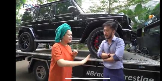 momen menegangkan saat nagita slavina kendarai mobil baru seharga rp6,7 miliar