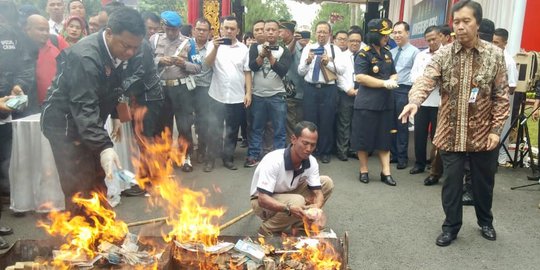 21.632 Lembar Uang Palsu Dimusnahkan di Mapolda Sumut