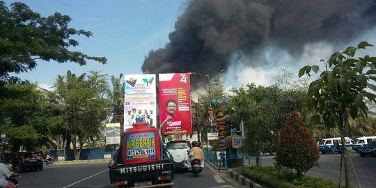 Kilang Minyak Pertamina Terbakar, Api Berkobar Asap Mengepul