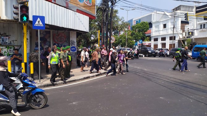 demo aliansi masyarakat papua di malang berujung rusuh