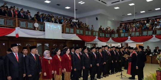 pdip borong 30 kursi dprd