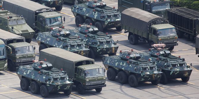 Ribuan Personel Militer China Bersiaga di Perbatasan Hong Kong