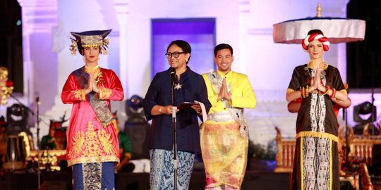 Menlu Retno Marsudi Ketagihan Kuliner Banyuwangi