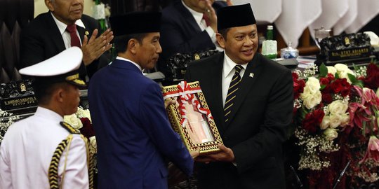 Jokowi Serahkan Nota Keuangan dan RUU APBN 2020 ke DPR