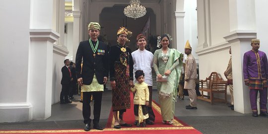 Jokowi dan Jan Ethes Sambut AHY-Annisa di Istana Merdeka