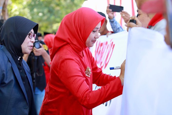 banyuwangi canangkan merdeka sampah plastik