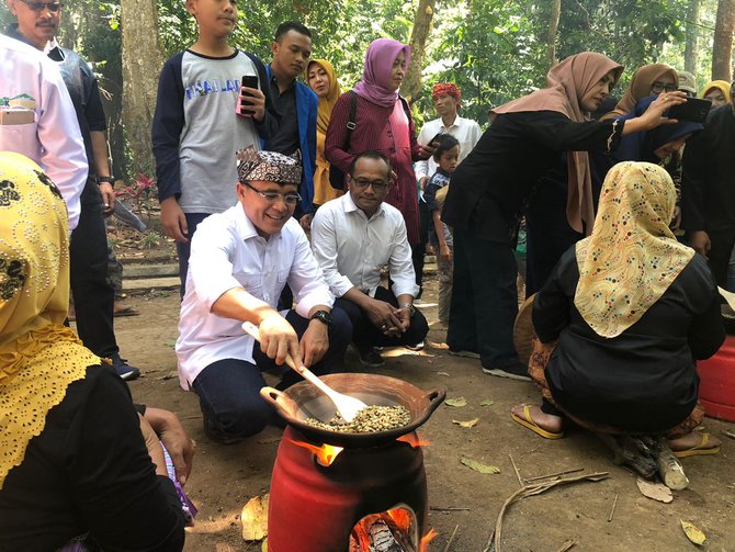 festival petik kopi di banyuwangi