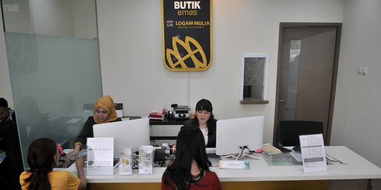 Awal Pekan, Harga Emas Dibuka Turun Rp2.000 Menjadi Rp757.000 per Gram