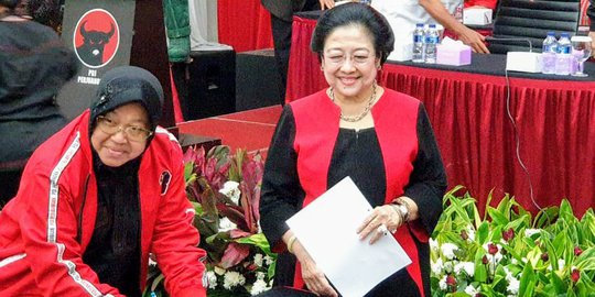 Di Depan Megawati, Tri Rismaharini Resmi Dilantik Jadi Ketua DPP PDIP