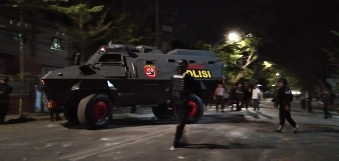 bentrokan warga dan mahasiswa papua di makassar