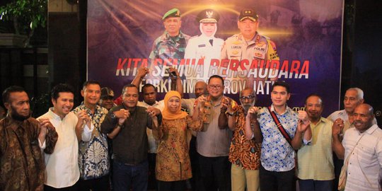 Tangkal Hoaks, Khofifah, Kapolda Jatim dan Warga Papua di Surabaya Duduk Bareng